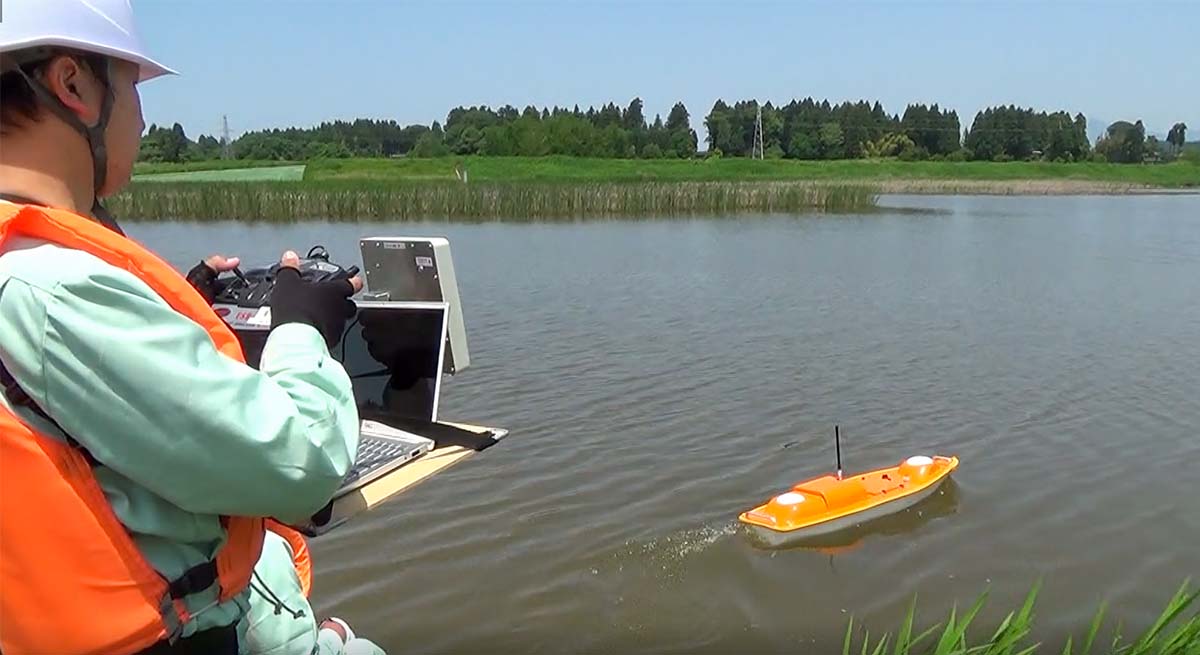マルビームソナー　深浅測量写真