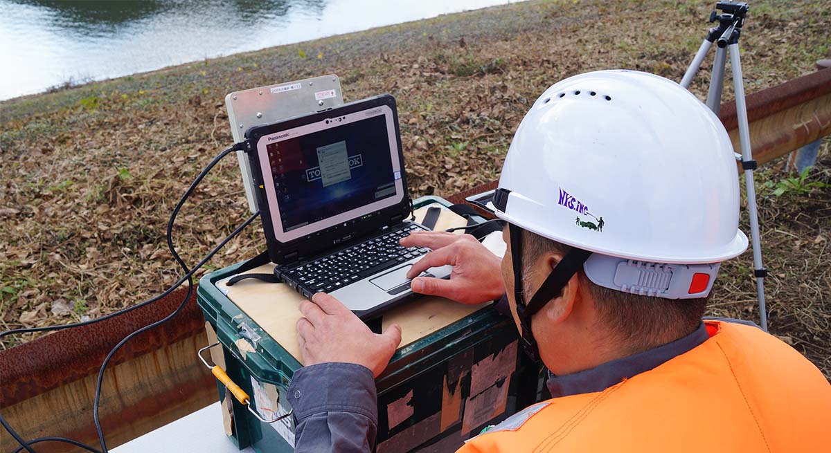 マルビームソナー　深浅測量写真